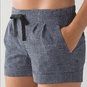 Lululemon Spring Break Away shorts size 4